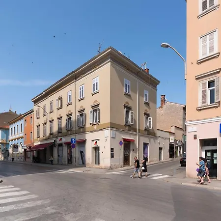 Polesana Konukevi 4*